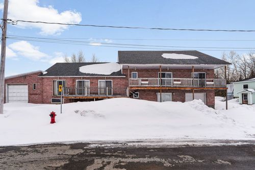 320 Rue De L'Envol, Shawinigan, QC, G0X1L0 | Card Image