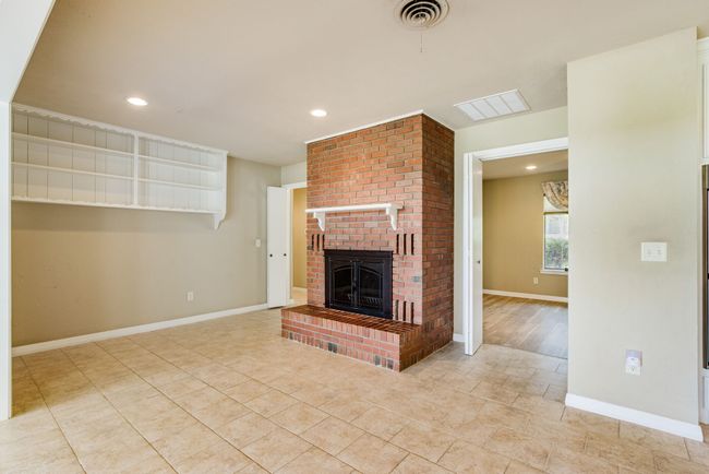 1822 Silverside Dr, House other with 3 bedrooms, 2 bathrooms and null parking in Grapevine TX | Image 13