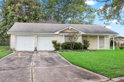 7204 Nightingale Circle, House other with 3 bedrooms, 2 bathrooms and null parking in Texas City TX | Image 3