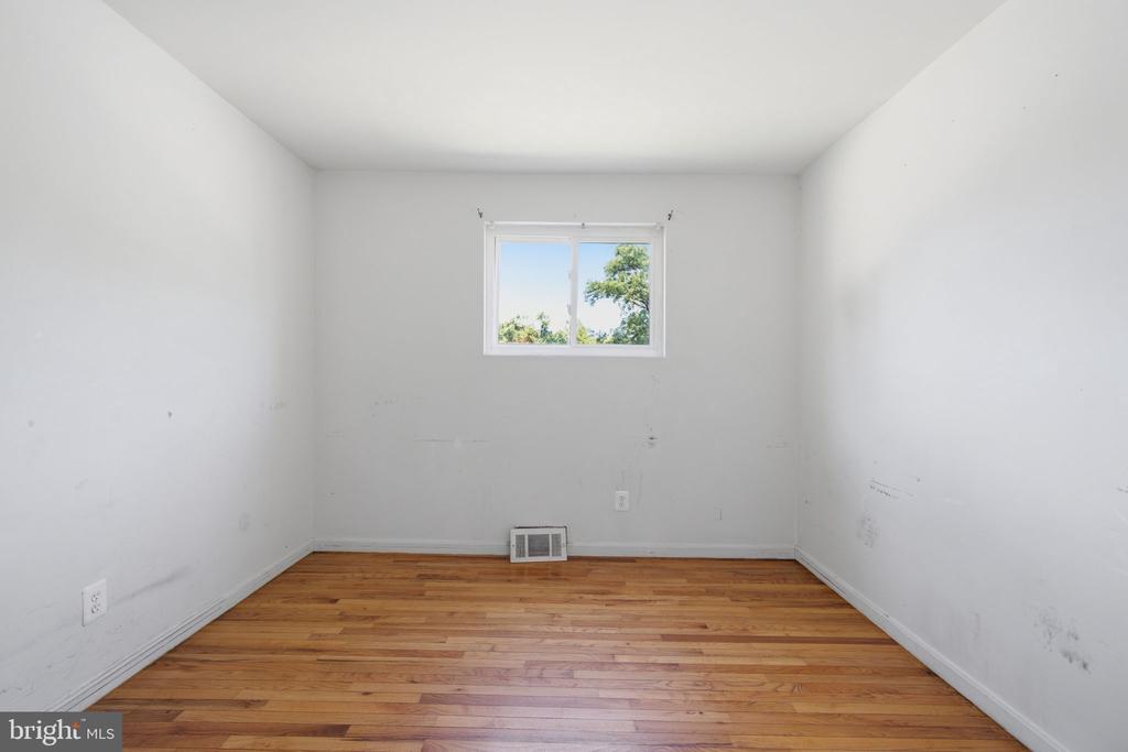 Residential in GLEN BURNIE 2