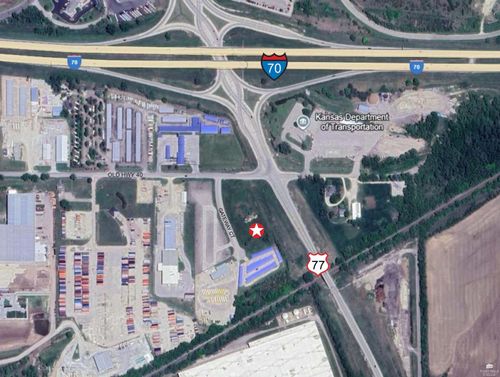 2711 Gateway Ct, Junction City, KS, 66441-3928 | Card Image