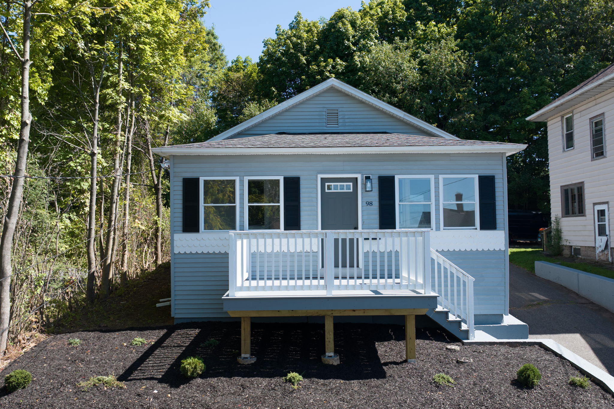 View St, Meriden, CT 06450