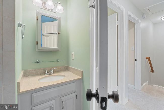 6804 Signature Cir, Townhouse with 3 bedrooms, 4 bathrooms and null parking in ALEXANDRIA VA | Image 21