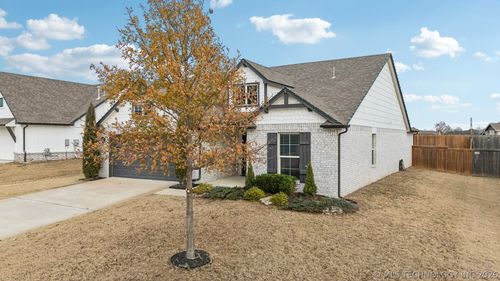 14321 S Harvard Pl, Bixby, OK, 74008-7625 | Card Image