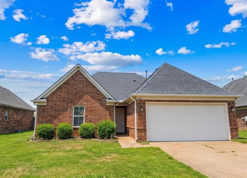 5464 Mallard Park Blvd, Walls, MS, 38680-8001 | Card Image