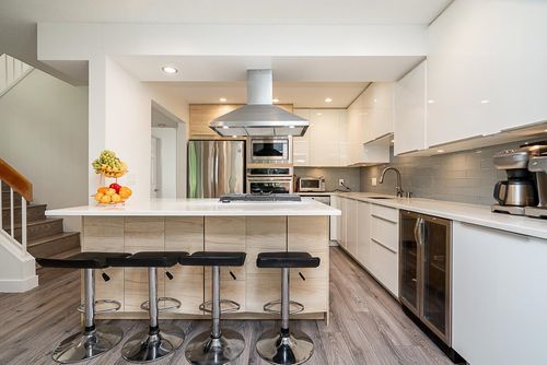 7225 Quatsino Dr, Vancouver, BC, V5S4C2 | Card Image