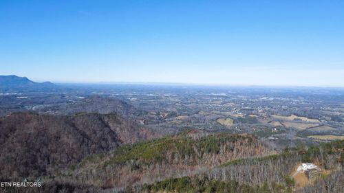 2140 Shields Ter, Sevierville, TN, 37876-8738 | Card Image