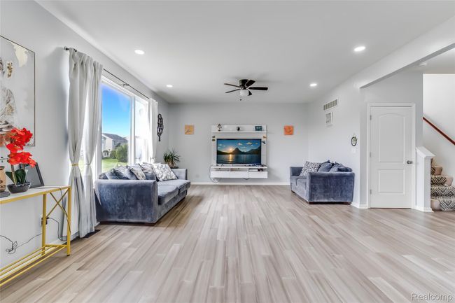 B-59625 Twin Pines dr, Lyon Twn-Inside-7.jpg | Image 13