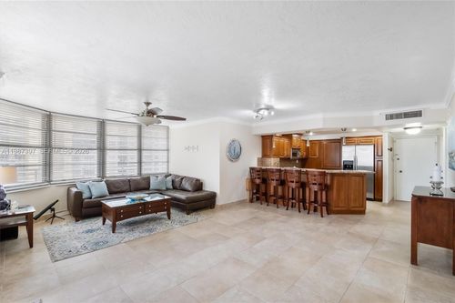 11a-5555 Collins Ave, Miami Beach, FL, 33140-2427 | Card Image
