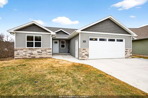 537 Golf Side Court, HORTONVILLE, WI, 54944 | Card Image