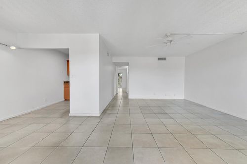 314-700 Village Green Ct, Palm Springs, FL, 33461-6521 | Card Image