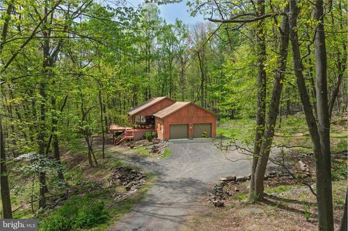 121 Pendragon Ct, PAW PAW, WV, 25434-8923 | Card Image