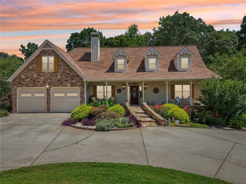 5492 Twin Oak Dr, Douglasville, GA, 30135-4077 | Card Image