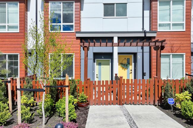 4 - 20155 84 Avenue, Townhouse with 3 bedrooms, 2 bathrooms and 2 parking in Langley BC | Image 2
