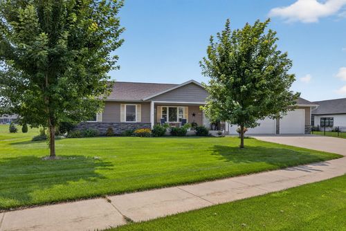 2018 Spakenburg Rd, Holmen, WI, 54636-2209 | Card Image