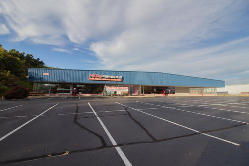 8608 W Main St, Kalamazoo, MI, 49009-8232 | Card Image
