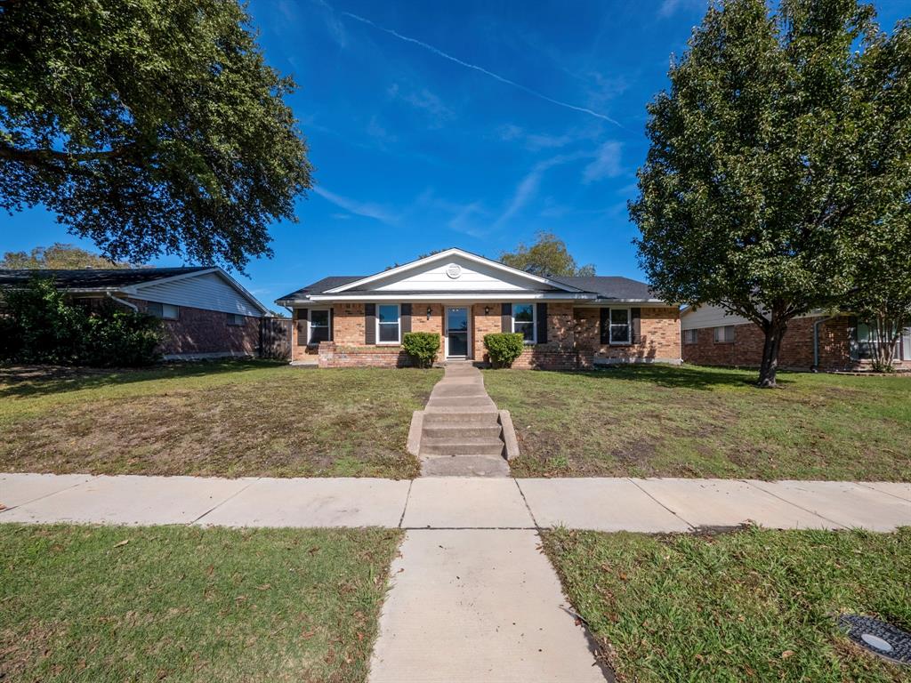 Yorktown Rd, Mesquite, TX 75149