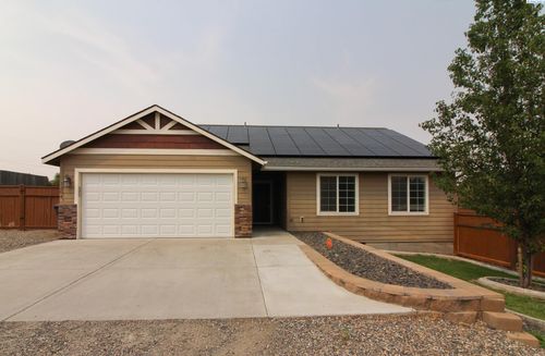 1204 9th St, Benton City, WA, 99320-5590 | Card Image