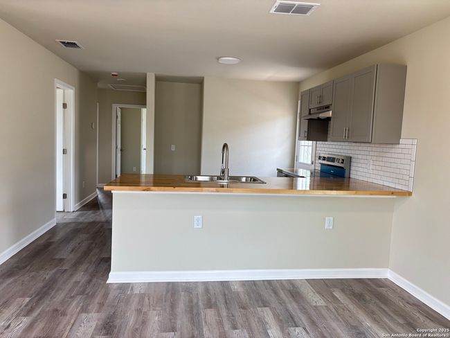 708 E 5 Th St, House other with 3 bedrooms, 2 bathrooms and null parking in Nixon TX | Image 7