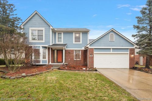 3210 Davenport Ln, Rochester Hills, MI, 48309-4284 | Card Image