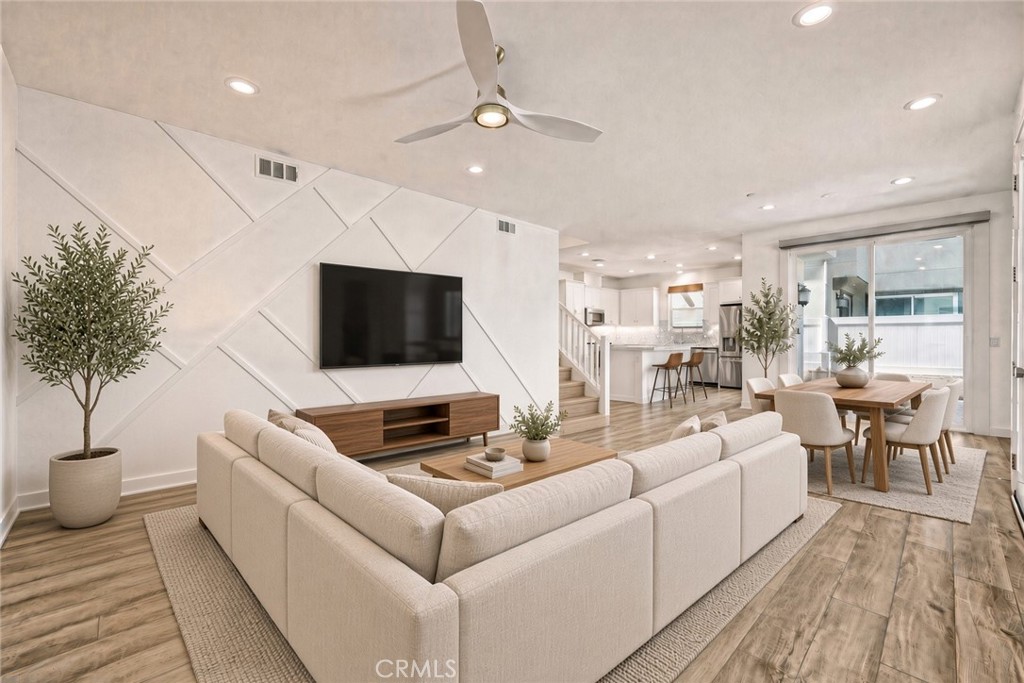 Residential Lease in Lake Forest 3