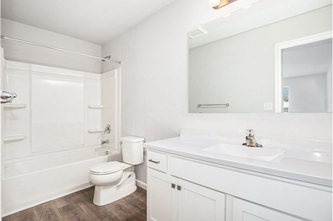 8-PCE099-i1800-Primary Bath | Image 10