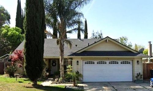 660 Centre Court Dr, Tracy, CA, 95376-4903 | Card Image