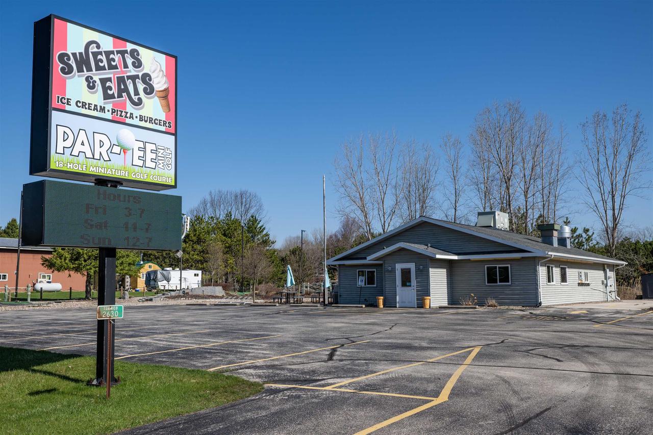 2630 School Ln, Suamico, WI 54313