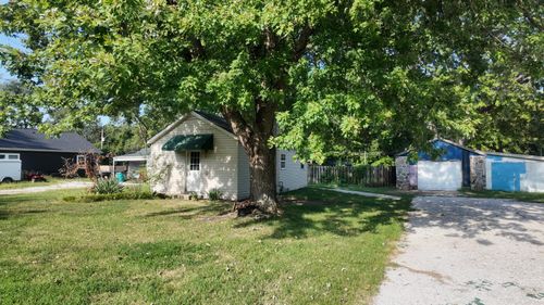 1947 N Old Orchard Ave, Springfield, MO, 65803-5270 | Card Image