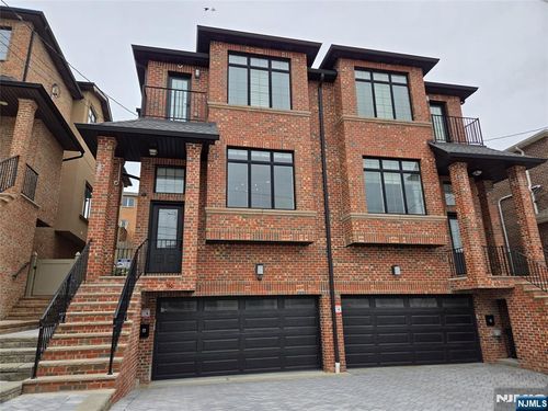 330 8th St, Palisades Park, NJ, 07650-2202 | Card Image