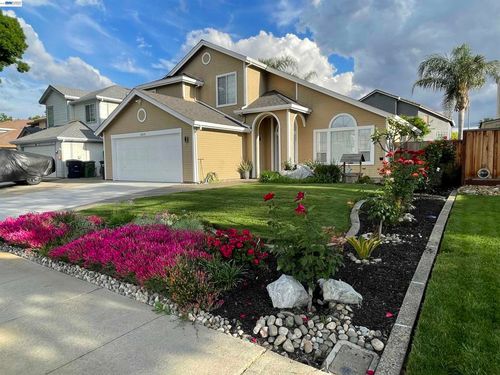 1828 Bayberry Ln, Tracy, CA, 95376 | Card Image