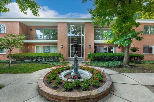apt-4-1001 Far Hills Ave, Oakwood, OH, 45419-3422 | Card Image