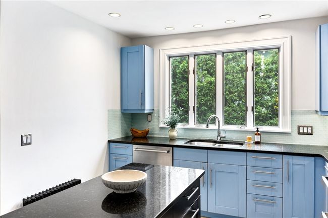 47 - 47 S Angell St, Condo with 4 bedrooms, 4 bathrooms and 2 parking in Providence RI | Image 16