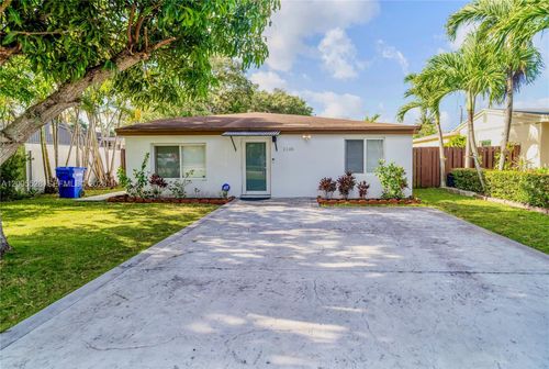 2148 Ne 181st St, North Miami Beach, FL, 33162-1626 | Card Image