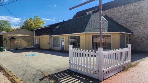 1204 Merchant St, Ambridge, PA, 15003-2252 | Card Image