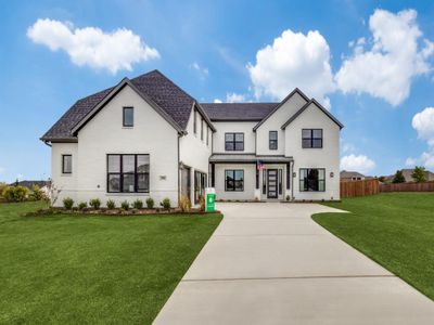 View of front of property featuring a front yard | Image 1