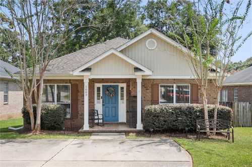 1009 Linlen Ave, Mobile, AL, 36609-3027 | Card Image