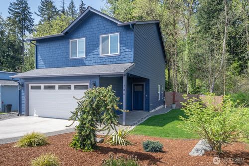 206 Oak St, Winlock, WA, 98596-8922 | Card Image