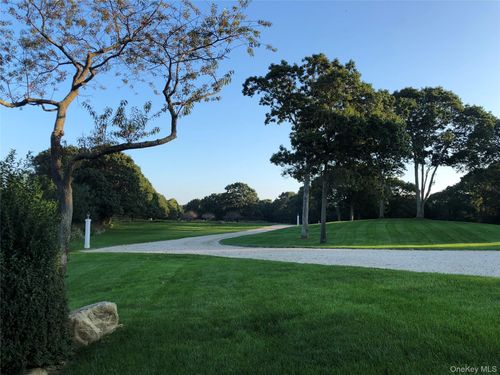 2840 Stars Rd, East Marion, NY, 11939-1172 | Card Image