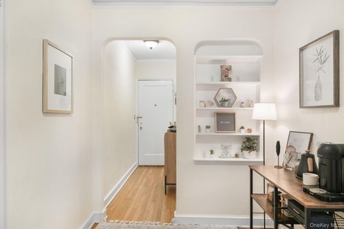 5b-90 Bryant Ave, White Plains, NY, 10605-1952 | Card Image