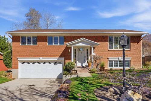 2551 E Sundown Ave, Cottonwood Heights, UT, 84121-3206 | Card Image