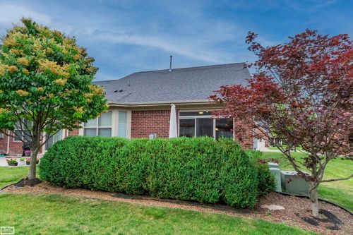 19352 Linwood Dr, Clinton Township, MI, 48038-4994 | Card Image