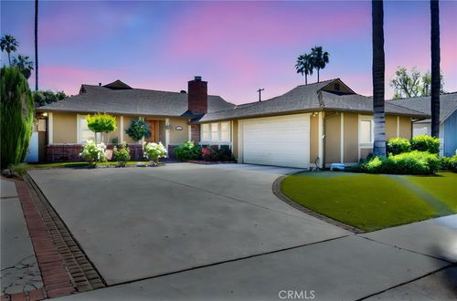13922 Cohasset St, Van Nuys, CA, 91405-2501 | Card Image