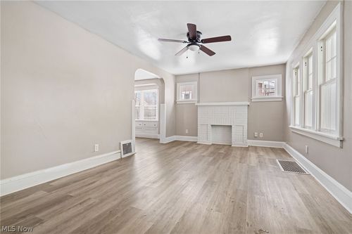 625 Wyandot Ave, Akron, OH, 44305-1831 | Card Image