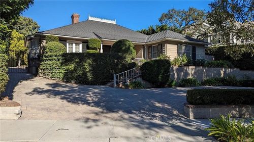 795 Fairfield Cir, Pasadena, CA, 91106-3903 | Card Image