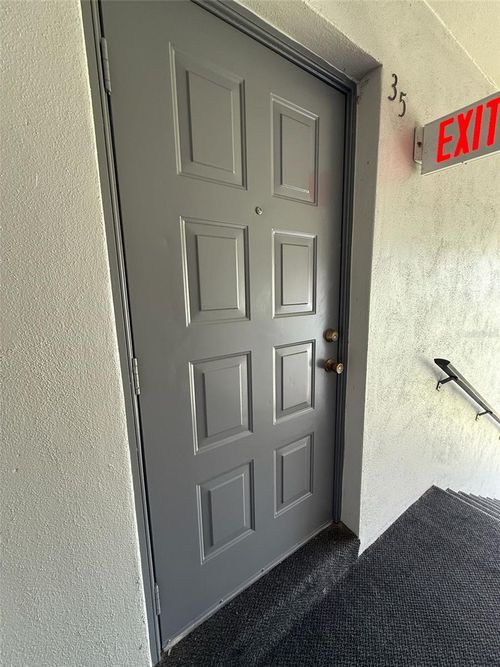 1235 S Pine Ridge Cir, Sanford, FL, 32773-4827 | Card Image