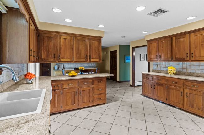 12 Hi View Dr Hope RI | Image 22