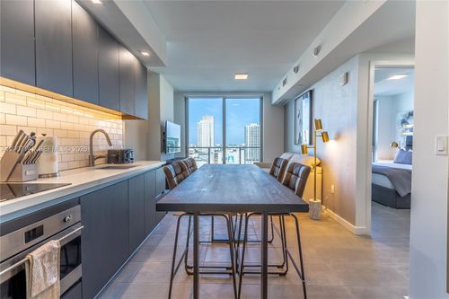 2004-227 Ne 2nd St, Miami, FL, 33132-2255 | Card Image