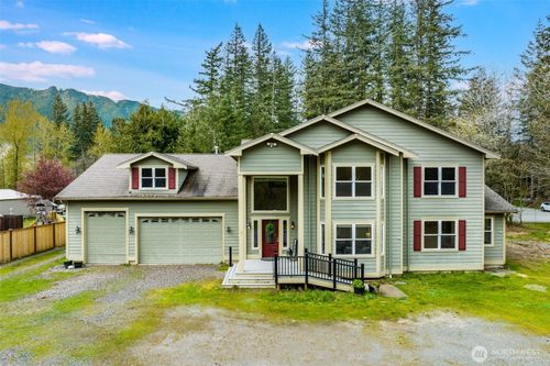 13617 436th Ave Se, North Bend, WA, 98045-9667 | Card Image