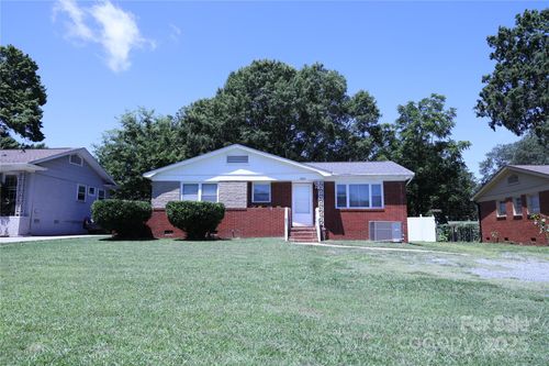 1926 Eastway Dr, Charlotte, NC, 28205-4011 | Card Image